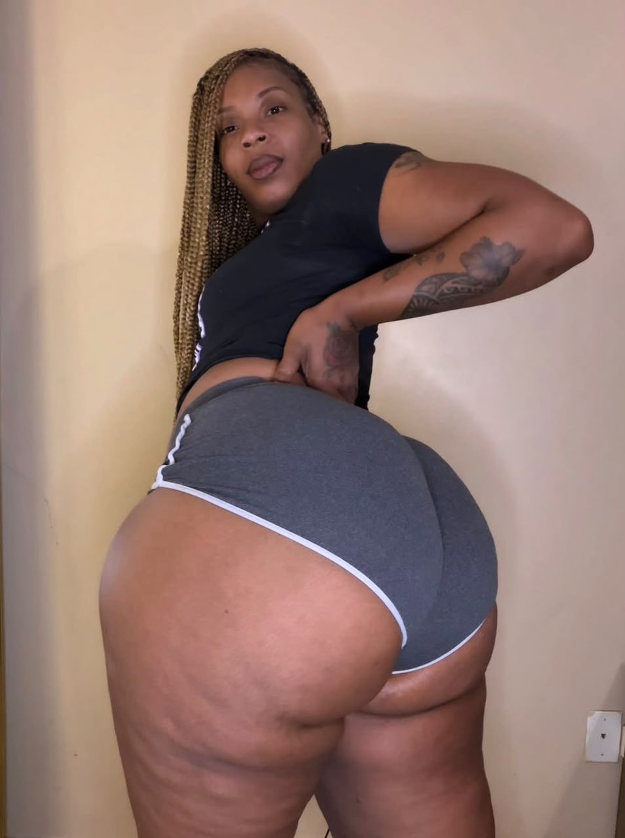 lolameel's tweet photo. I am a good woman, I’m just a bad bitch with fat ass 🍑😫🤤 https://t.co/USyqx8Jtdh