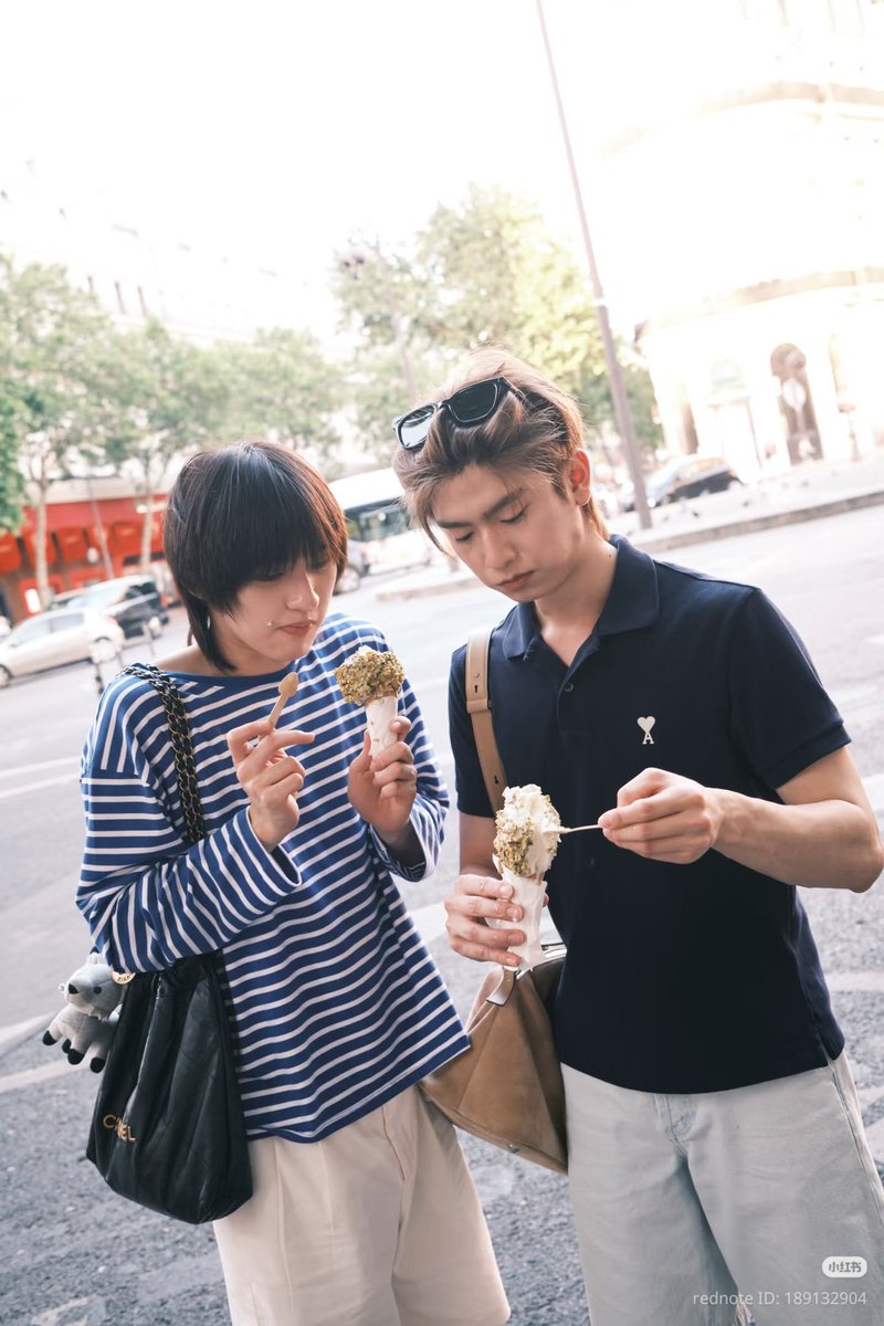 Ilhavetosaythat's tweet photo. ขอให้โทมัสก้อง ได้อยู่กินไอติมคู่กัน ไปอีกหลายๆรอบ หลายๆประเทศเลยนะ การเดินทางนี้ยังอีกยาวไกล ไปด้วยกันทั้งหมดนี่หล่ะ

 𑣲 #thomaskong #โทมัสก้อง𑁤 ᝰ🦊🍓 https://t.co/lPmyOCRHfC