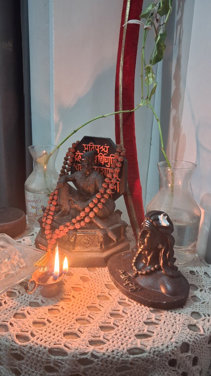 surenderbhonsle's tweet photo. एक पिता 🙏 भाई🙏 एक वैज्ञानिक🙏 मातृपितृ भक्त🙏 हिन्दवी संस्थापक🙏 कुशल शासक🙏 देश भक्त🙏 सर्वगुण सम्पन्न ऐसे थे छत्रपति शिवाजी महाराज ।
जय शिवराय 🏹🏹 जय राष्ट्र माता जिजाऊ 
🏹🏹 चौधरी सुरेन्द्र सिंह भोंसले ।

छत्रपति शिवाजी महाराज के 19 फरवरी पर राष्ट्रीय अवकाश घोषित होना चाहिए https://t.co/sgbthJ09T5