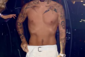 fuckrvt's tweet photo. @YeatNews nigga torso look like the chicago bull logo https://t.co/eKkQtcfFPB