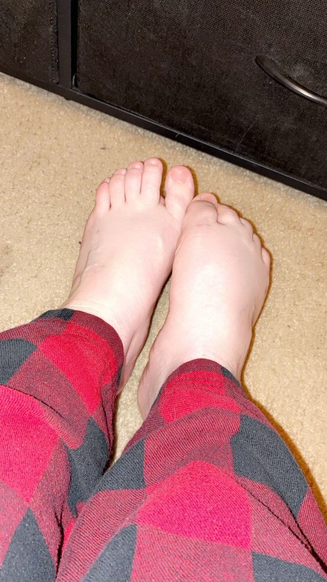 Almighty_ari16's tweet photo. So I’ve decided to start selling feet pictures if anybody would be interested 🥰. I don’t do funny business, and you have to be upfront! $10 speak fee. Be respectful please. 🫶🏻 

#sellingfeet #feetfetısh #feetworshi̇p https://t.co/SJHNMyBiWG