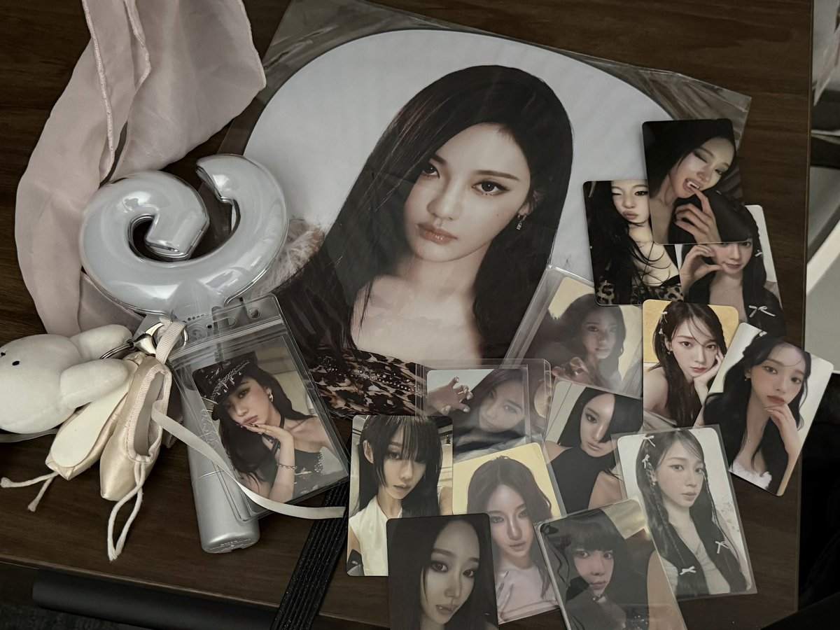 diorkittenheel's tweet photo. twas the night before an aespa concert https://t.co/MAWqZL3DlH