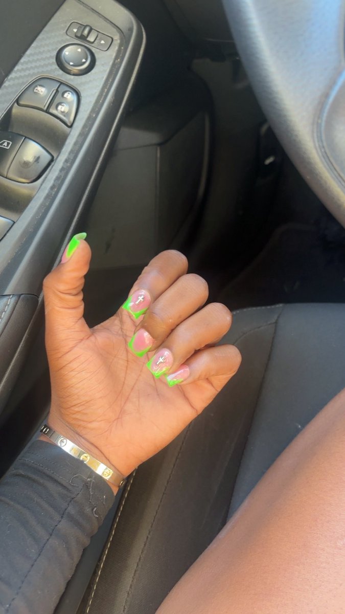 Pebblesflintsss's tweet photo. 💚💚little photo dump #Dallas https://t.co/ROYh3iiLC3