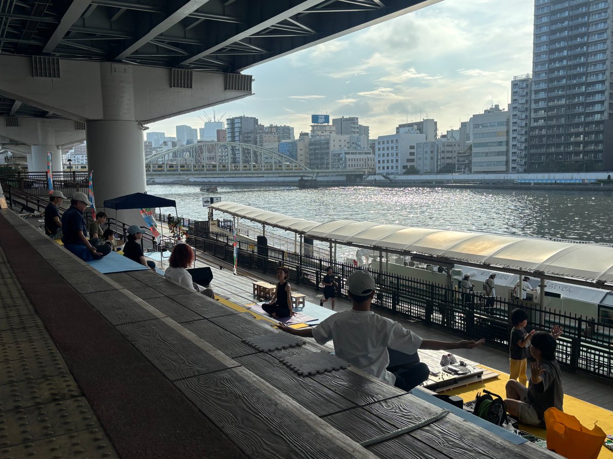 sumida_artfest's tweet photo. 【9/27(日)｜助けたり、助けられたりの日曜日 4日目】

この日からの新企画はこちら！

🎤ikoma「オープンマイク」
🚶‍♀️池田晶紀「君といた時間」
🌿松田純子「青空ウィスキング」

それぞれの方法で「シェア」と「ケア」を体験します。

📍両国リバーセンター｜11:00〜16:00
🔗https://t.co/pYgHo6VAwm https://t.co/fTb7Yzq4rv