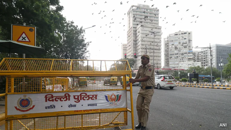 ndtv's tweet photo. 41-Year-Old Woman Drugged, Raped On Pretext Of Job In Delhi: Cops
https://t.co/p5AiYHNTuk https://t.co/cgdlT4t5mE