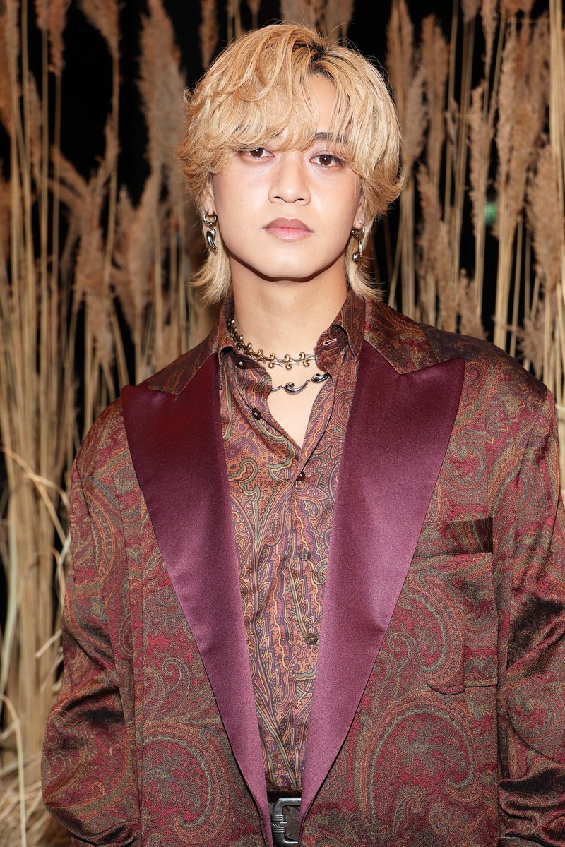 ellejapan's tweet photo. 【2027春夏ミラノフロントロウ速報】King &amp; Prince #髙橋海人 さんが「エトロ」に来場！

▼記事はこちら
https://t.co/KEiBhdy5jy

#EtroSS27 #KaitoTakahashi https://t.co/TkzIKDsktv