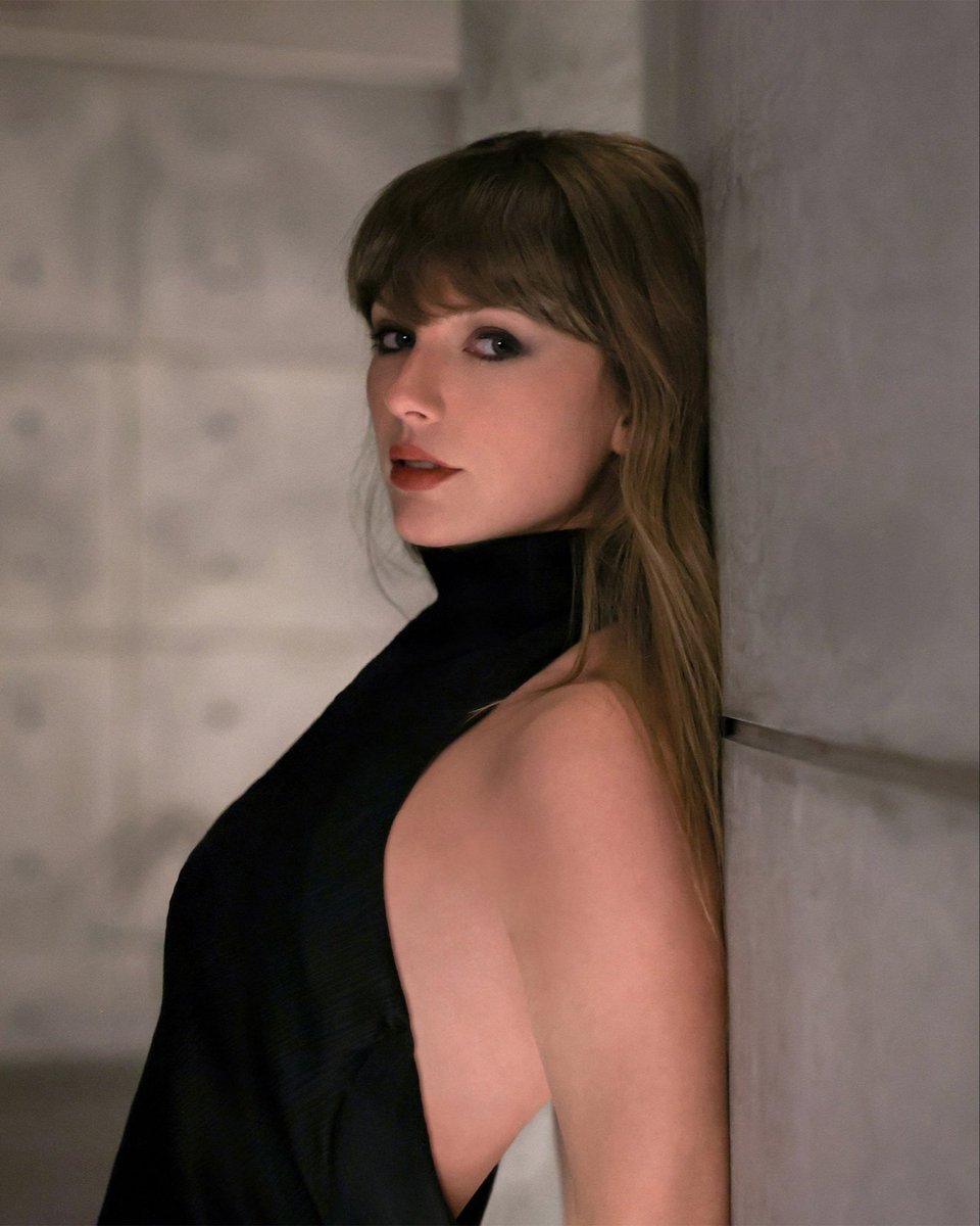 updateswiftbr's tweet photo. CBS Mornings realizou uma postagem no Instagram em referência ao “The Life of a Showgirl: The Encore”, de Taylor Swift, com a legenda “sintonize amanhã”.

O programa é exibido na emissora das 8h até às 10h, pelo horário de Brasília. https://t.co/e0ho3flLR5