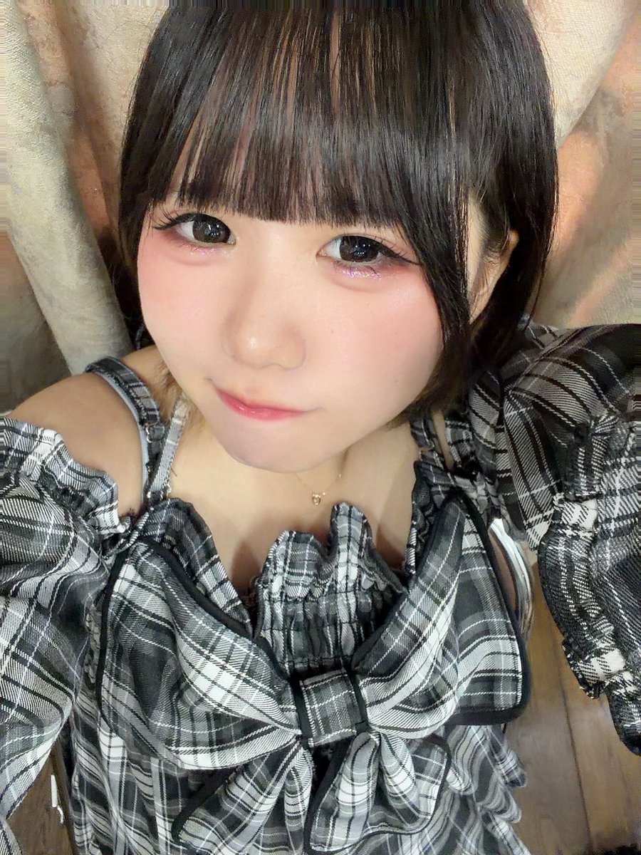 sr_036clear's tweet photo. シルバーウィークは楽しかったかな？
今日からまたお仕事や学校の日々だね🥹

嫌だなーってこととか、楽しかったこととか全部わたしと半分こしよう> ·̫ <！

わたしは朝お寝坊してしょげてるよ〜！
でも今起きてるわたしに100点満点😍 https://t.co/EDzdEdA6Ax
