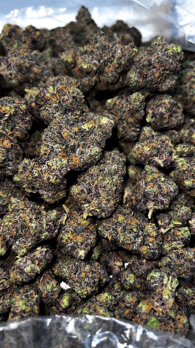 ZAKATYMONERO's tweet photo. BLUEBERRY MUFFINS👇🏼 https://t.co/JrazCJFRsZ