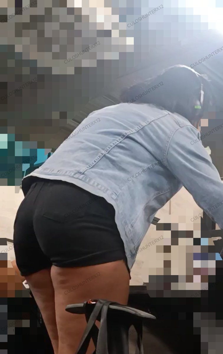 CULOSHUNTERX12's tweet photo. Para este mierculonas que tal esta compañera del jale con puti short. La perra hasta me posaba y yo solo miraba esas nalgas sin disumular...

#mierculona
#puta
#culona
#minishort
#exibida https://t.co/WA3UQFAJoo