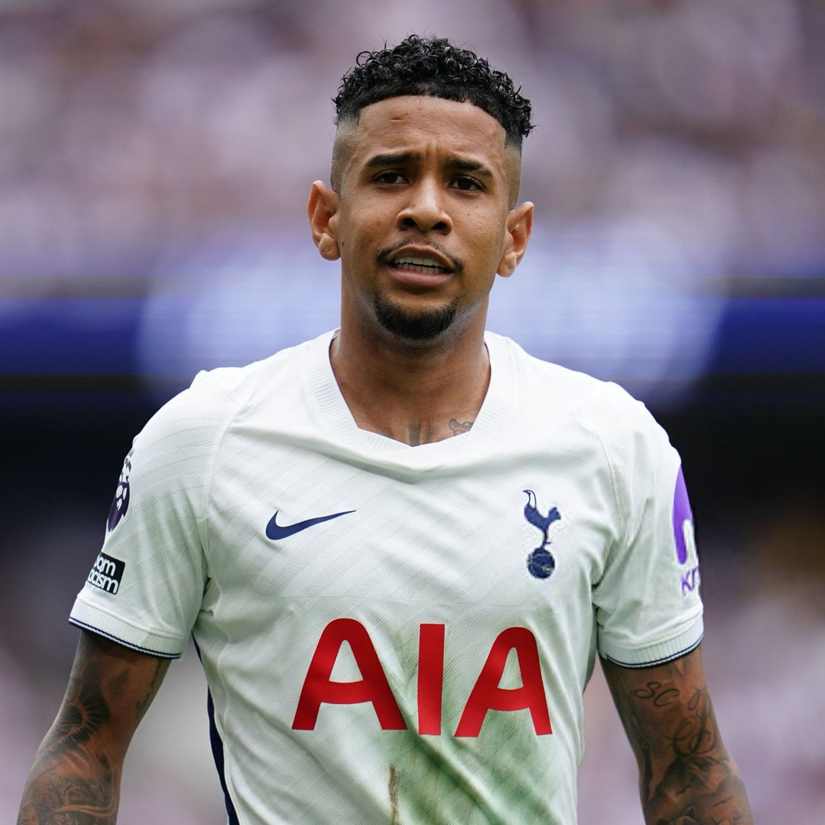 TouchlineX's tweet photo. 🚨 𝗗𝗜𝗗 𝗬𝗢𝗨 𝗞𝗡𝗢𝗪: Savinho is the player with the most successful take-ons per 90 minutes in the Premier League this season.

However, he has not managed to score a goal in the league so far, and Tottenham have not even managed to secure a win this season. https://t.co/fH4jnEl6Nr