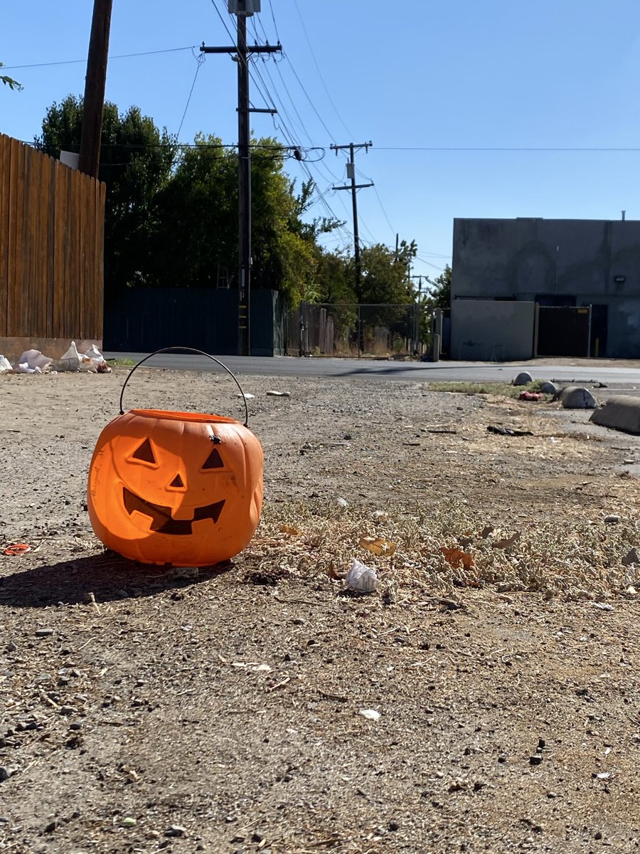 itskenspecter's tweet photo. @MichaelMyersJS This I found while out walking around. https://t.co/JPDjlSFGCC