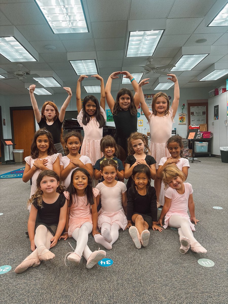 CoastalDanceC0's tweet photo. We love Mondays at Saint Andrew Catholic School! ✨💜

Our Ballet &amp; Tap and Hip Hop &amp; Jazz dancers brought plenty of personality to class this week! 

#CoastalDanceCompany #Dance #SaintAndrewCatholicSchool #SWFLDance #CapeCoral https://t.co/ghP37j48Xn