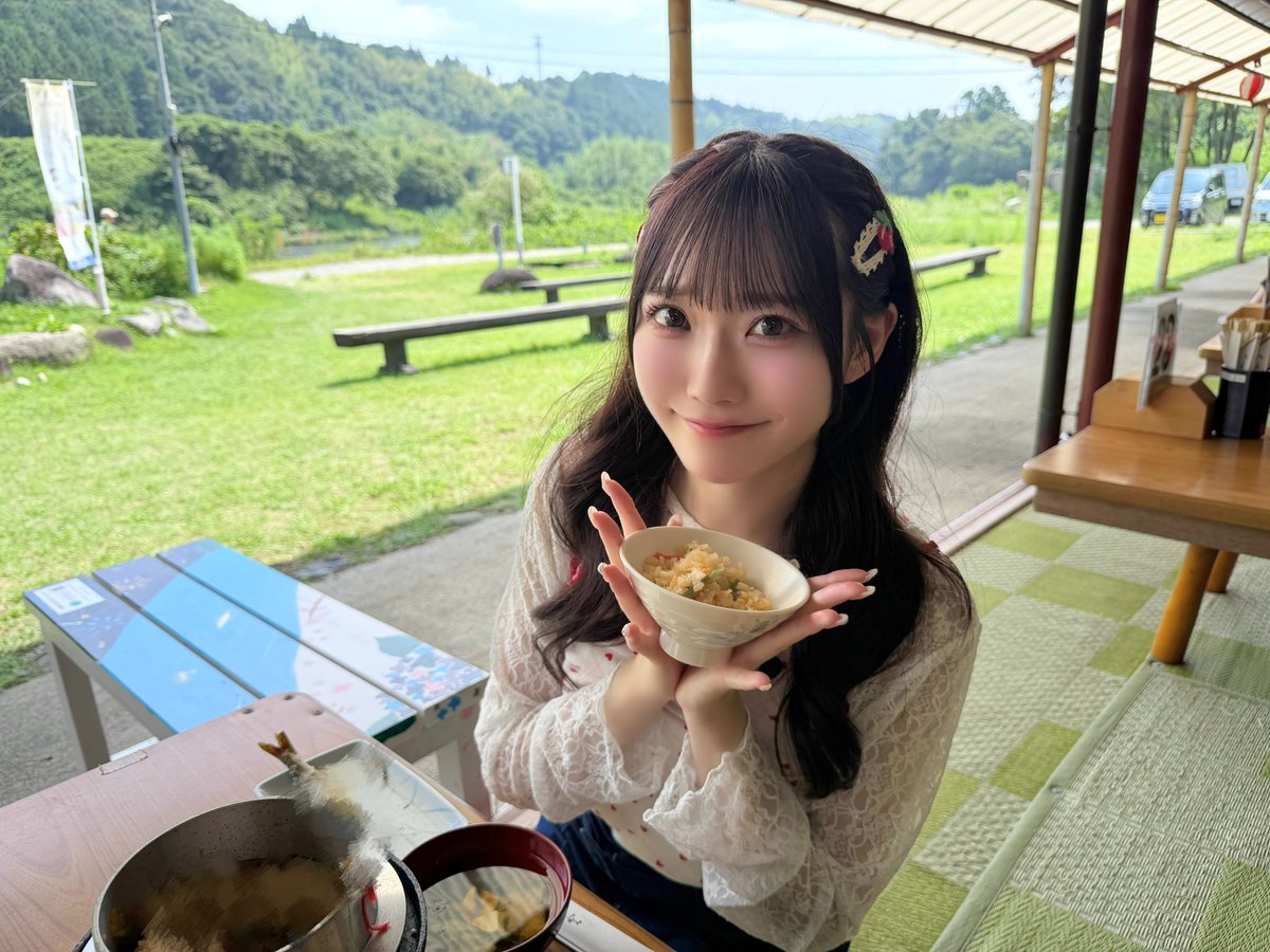 pref_tochigi's tweet photo. ／
魅せます！#とちブラ
｢とちぎの観光やな｣
YouTubeにUP🐟
＼

観光やなを満喫した #本田珠由記 ちゃん🫧
初めてのやな体験に大はしゃぎした後は、絶品の鮎料理を堪能し、贅沢なひとときを過ごしました☺️
https://t.co/nJA1UGXPEX

#栃木県 #栃木県情報 #ノイミー https://t.co/1EkfA137Cf