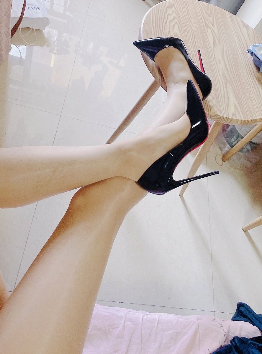 Shady9875S's tweet photo. 每天最喜欢上班路上什么也不穿 #男娘 #ladyboy #雌堕 #CL #马油袜 #母狗 #露出 #调教 #锁奴 #伪娘 #四爱 #贞操锁 #射精 #精厕 #寸止 #肉便器 #骚狗 #绿帽 #黑丝 #肉丝 #丝袜 #母狗曝光 https://t.co/HDYEZHSNif
