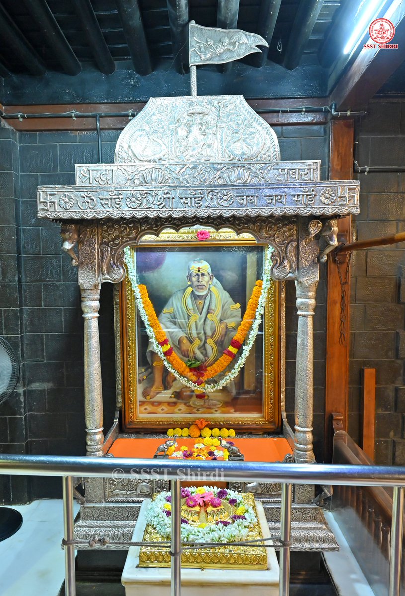 SSSTShirdi's tweet photo. *!! ॐ साई राम !!*
*श्री साईबाबा संस्थान विश्वस्त व्यवस्था,शिर्डी*
*!! ॐ Sai Ram !!*
*Shri Saibaba Sansthan Trust, Shirdi*
≈≈≈≈≈≈≈≈≈≈≈≈≈≈≈≈≈ 
*आरती :-शिर्डी माझे पंढरपुर*
*गुरुवार २४ सप्टेंबर २०२६*  
*Aarti :-Shirdi Majhe Pandharpur*
*Thursday 24 September 2026* https://t.co/VsCNA3Wyze