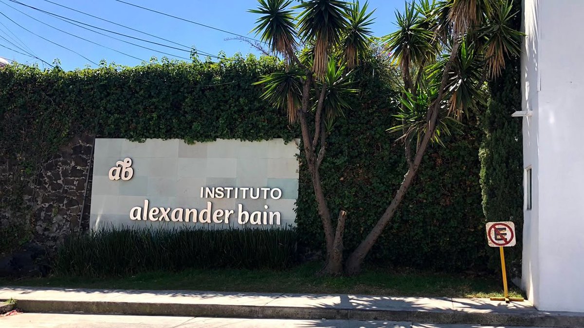 MariaCabadas's tweet photo. 1/13 🧵🏫 Cerró la escuela, pero los finiquitos siguen pendientes. Extrabajadoras del Instituto Alexander Bain, en Jardines del Pedregal, denunciaron pagos incompletos o sin realizar. Entre las afectadas está una maestra en tratamiento oncológico. https://t.co/WJTe9wX8ux
