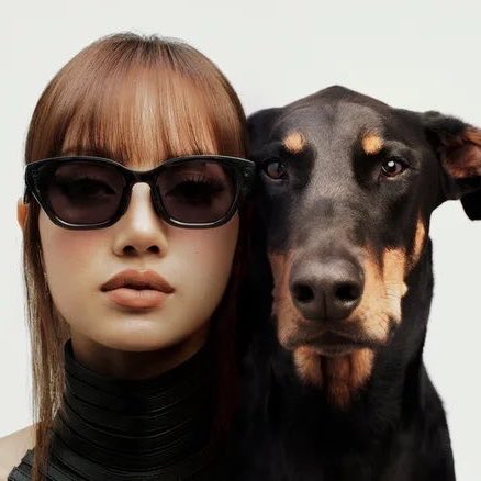 LiliesHome_'s tweet photo. Created alongside global icon #LISA, Meta Capri #LISA edition reimagines the classic cat-eye frame featuring subtle but signature details that make it unmistakably hers.

Custom star accents are etched onto the temple tips, and every pair is crafted to reduce slip and create a more tailored fit to ensure comfortable wear for a variety of face shapes.

▪️12MP camera with 3K video resolution
▪️Over 8 hours of battery life
▪️Prescription-ready with many lens types to choose from
▪️Discreet open-ear speakers and 6 microphones
▪️3-way adjustable nose pads

Price $399

🔗 https://t.co/XyrAn7e9D9

#MetaGlassesbyLISA #LISA
@wearelloud @finkd @Meta 
🧁😎