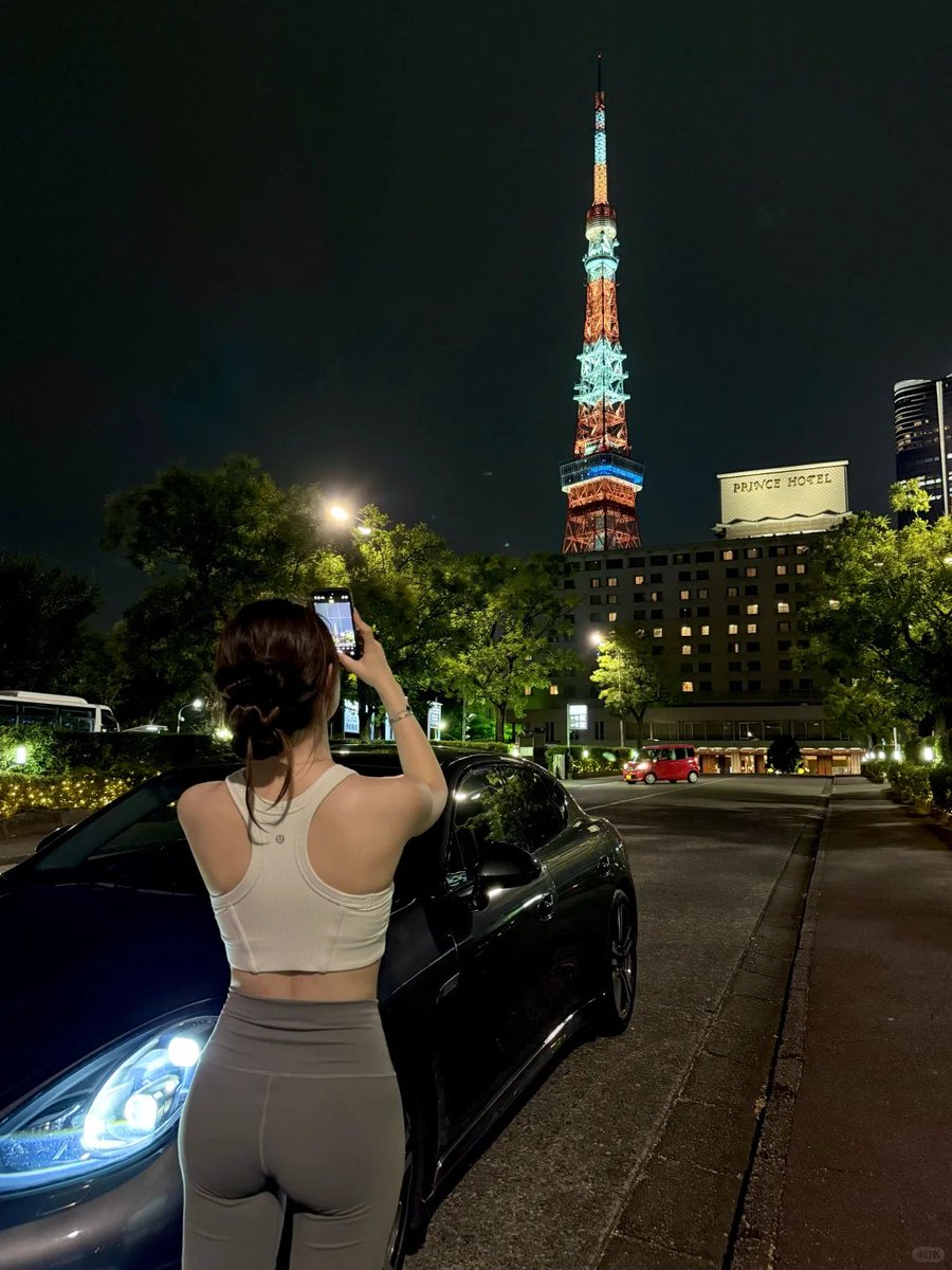 dlrprasad's tweet photo. 売ろうとした時に初めて、一緒に写真を撮ったことがなかったことに気づきましたボール遊びが終わってすぐに慌てて写真を撮りに行ったのですが、着替える時間もありませんでした！この愛車を次に引き取ってくれる人が大切にしてくれることを願っています。これは私の初めての車で、本当に寂しくなります https://t.co/GonqmtFXmE