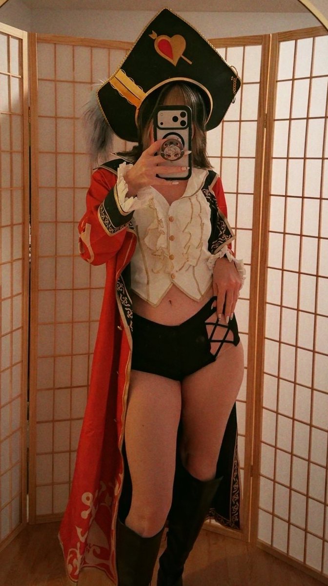 shine_maiden's tweet photo. AHOY~!! Houshou Marine cos-try 🏴‍☠️ @wetrose2019 

#hololivecosplay #houshoumarine https://t.co/a9AfSVaihS