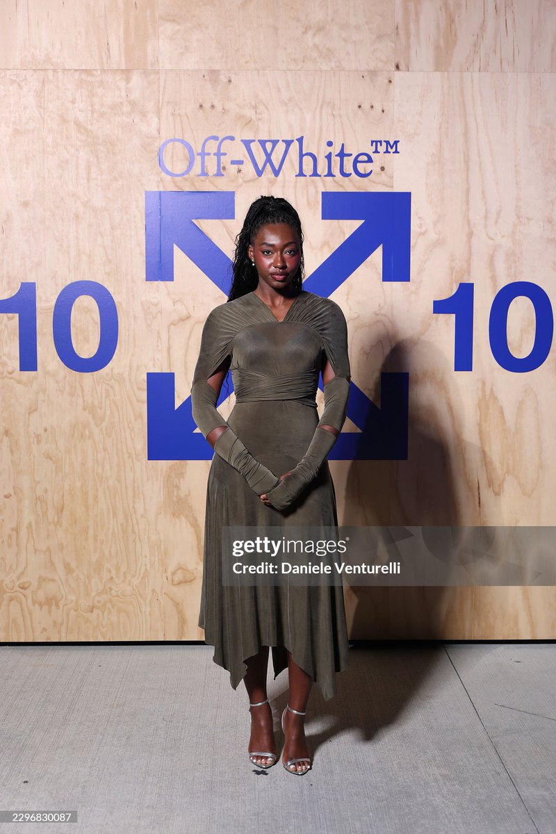 M_ttamara's tweet photo. Aniya at Off-White Milan fashion week https://t.co/XqkjlUAyvN
