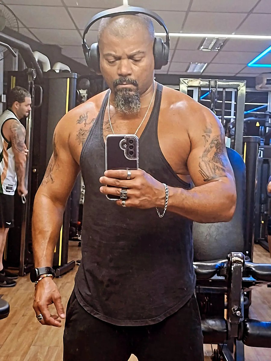 LL197743's tweet photo. Chuva gostosinha, treino gostosinho. Falta alguma coisa? 😈🫦
#tapago
#treinopago
#treinoconcluído
#partiu
#partiucasa https://t.co/LGT59y5jJJ