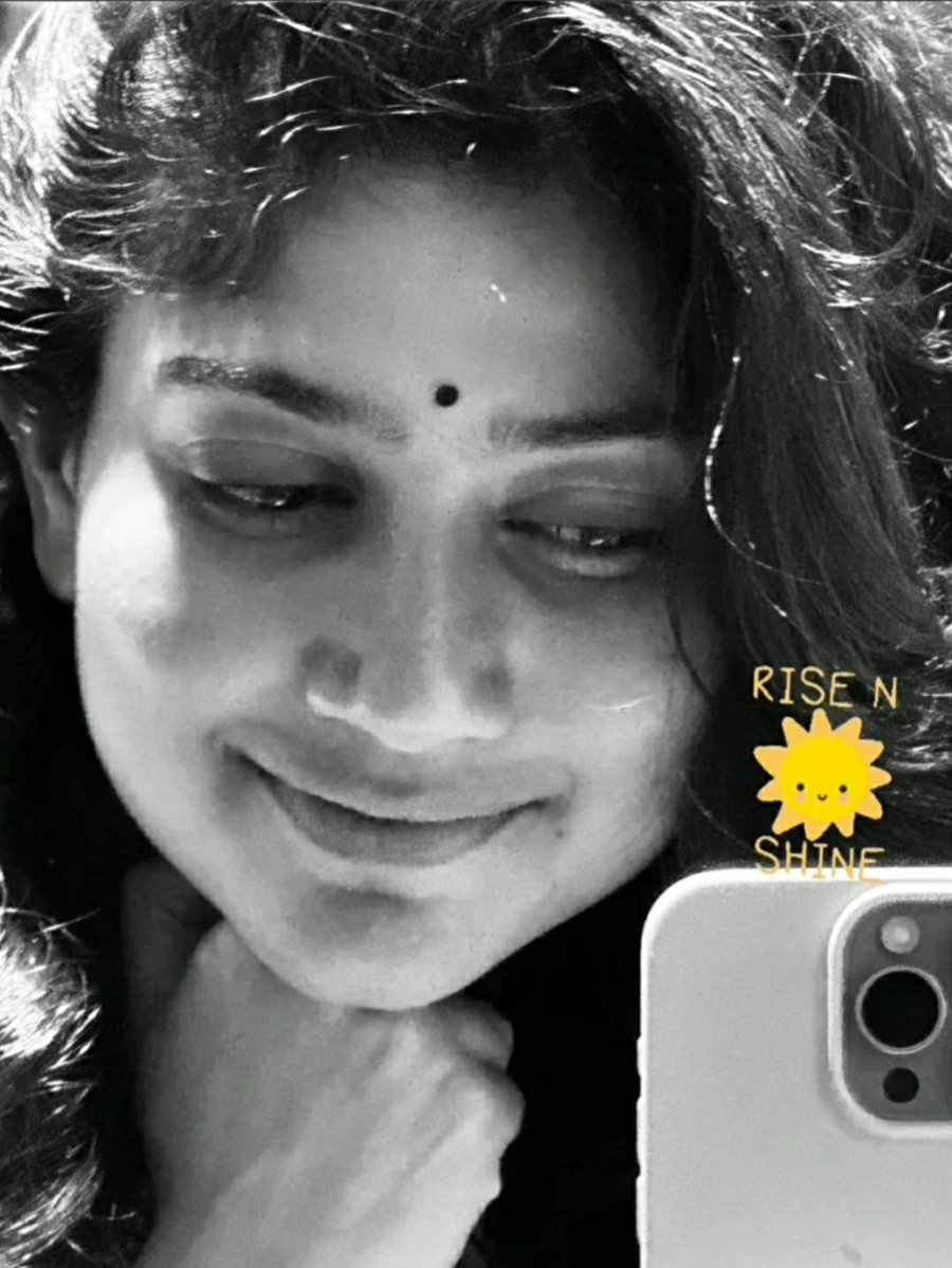 PraveenIJ13's tweet photo. @Sai_Pallavi92 SUPERSTAR 💯👏👑
Thee Best !!! #Saipallavi #Superstar
#thebest #bestactress https://t.co/NzOQnowjY0