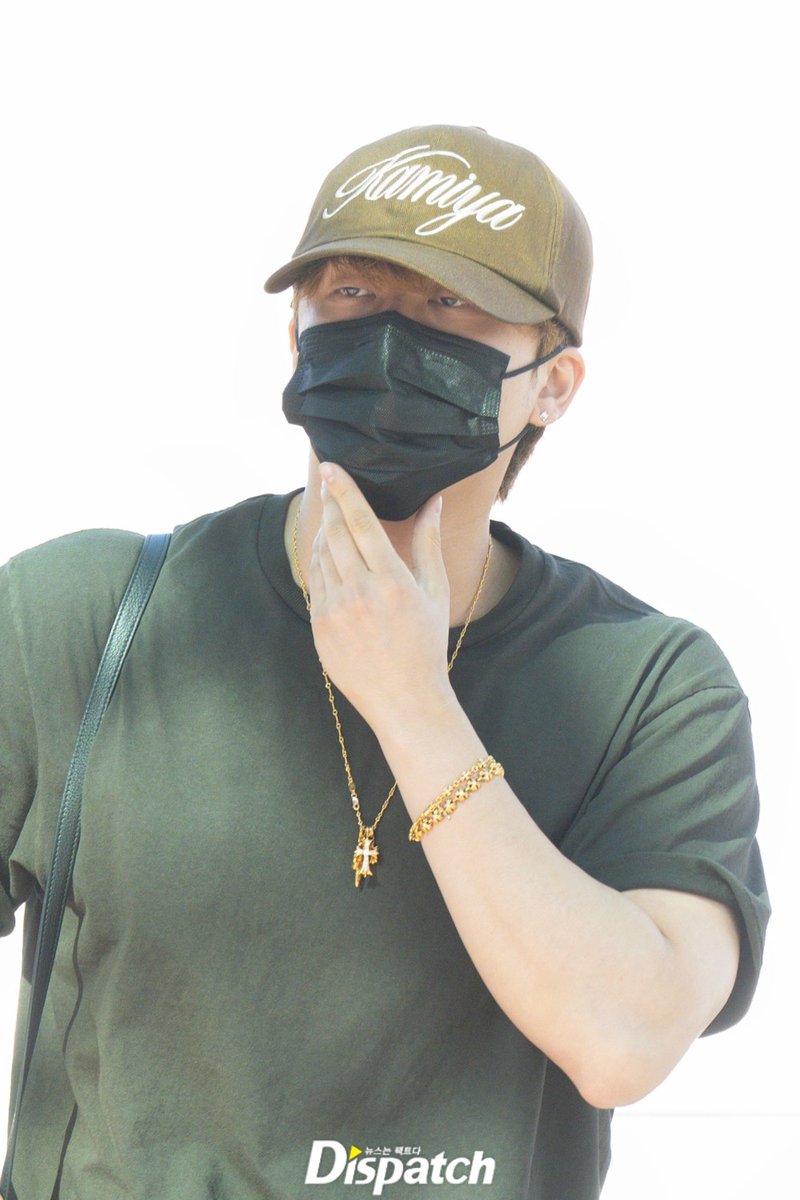 scbcb's tweet photo. 260924 출국 기사사진 #창빈 #Changbin https://t.co/6BRiQZiMHr