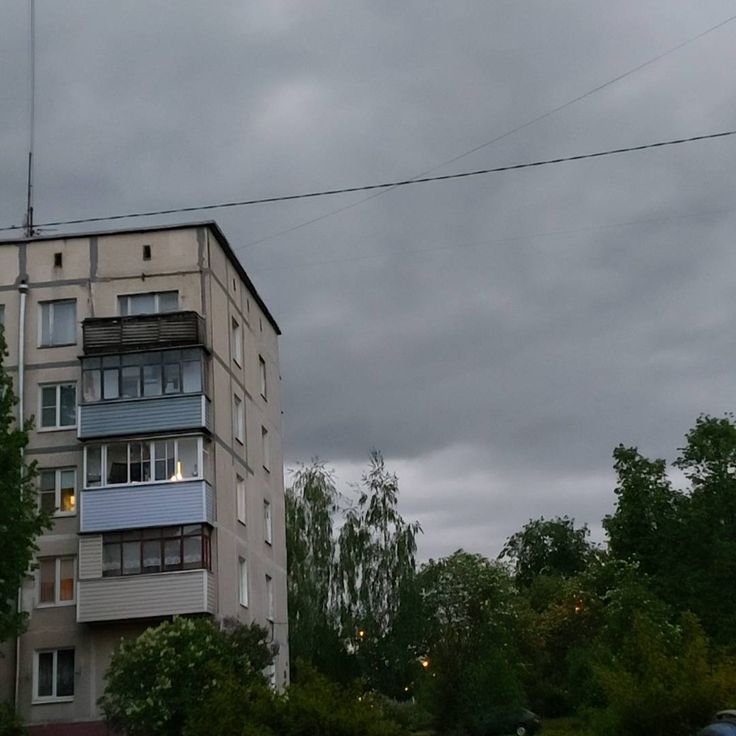 LEEWON_CEASAR_A's tweet photo. Сегодня пасмурно, возможно будет дождь. А у меня нету ни зонтика ни спортивки... 😔 https://t.co/6ubWYUnKMi