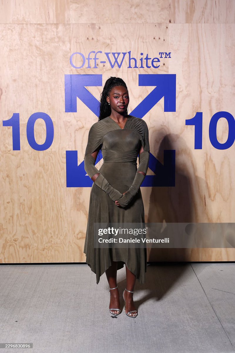 luvtheworldofme's tweet photo. Aniya Harvey STUNS at Off-White 10x10!!! 😍😍😍

ANIYA HARVEY at OFF-WHITE
#AniyaOffWhite https://t.co/L3VRChhBQM