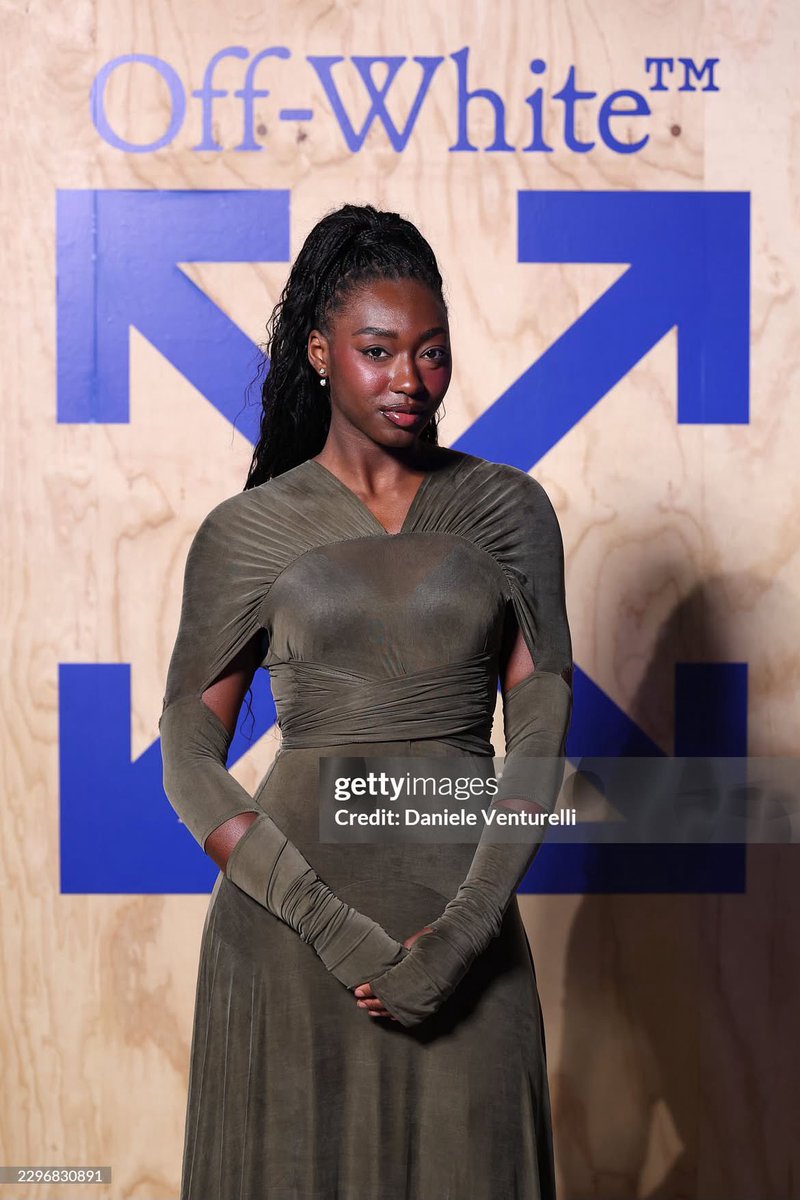luvtheworldofme's tweet photo. Aniya Harvey STUNS at Off-White 10x10!!! 😍😍😍

ANIYA HARVEY at OFF-WHITE
#AniyaOffWhite https://t.co/L3VRChhBQM