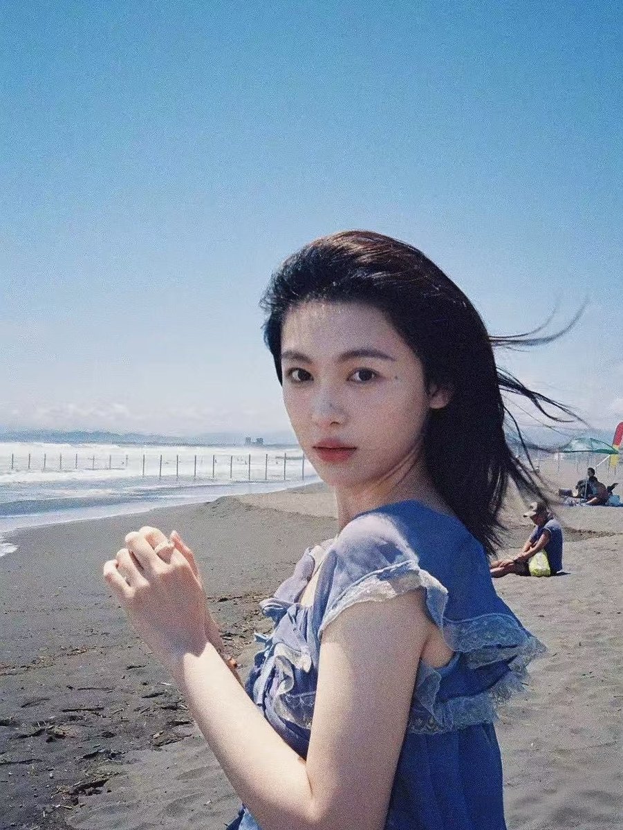 zhileibao's tweet photo. 吹乱头发 https://t.co/QnHJdzeUXh