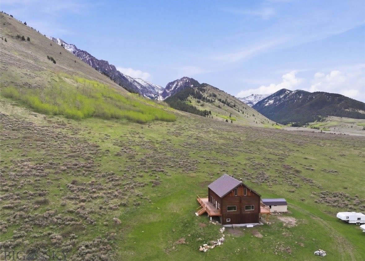 themountainmove's tweet photo. This cabin in Cameron, Montana is truly off the grid. 

Price: $749k (down from $800k a few months ago)
 
• 3bed/3bath, 3,200 sq. ft on 21 acres. 
• Huge main living airy with primary suite on that floor + 2 jack/jill bedrooms upstairs. 
• Solar power + fibre optic internet running into the house (rare for something like this)

This cabin is a short distance from Yellowstone, The Madison River, Henry’s lake, and is walkable to Mile Creek Trail. 

Nearest town is Ennis, about 50 mins out. 

This is an outdoorsman’s paradise. 

Could you live this way?