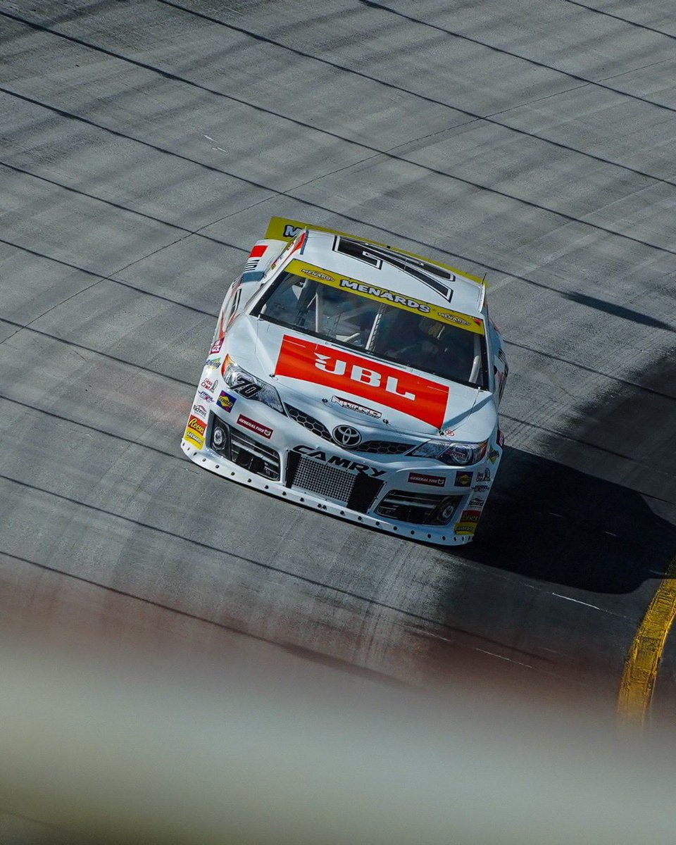 ARCAstats's tweet photo. With 1 race to go in the 2026 ARCA Menards Series season, point leader @JBollmanRacing leads by 16 points over @tannunziata15 headed into Kansas

Bollman will need a finish of 10th place or better in order to mathematically clinch the title regardless of where Annunziata finishes https://t.co/zb6dFa96pO