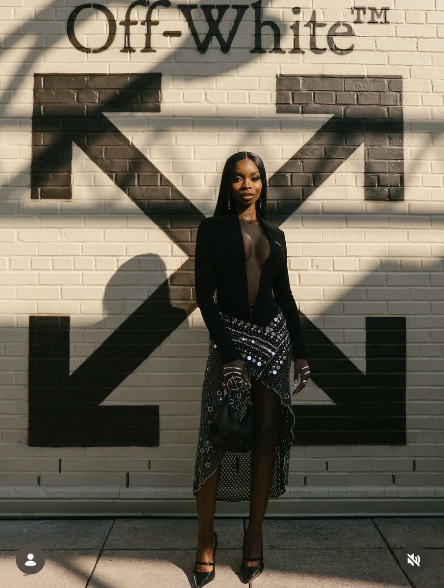 444__xLx's tweet photo. olandria in another iconic 10/10 off-white look, two years in a row

OLANDRIA OFF-WHITE 10x10 
#OlandriaxOffWhite #10x10 https://t.co/m1xARcgS3w