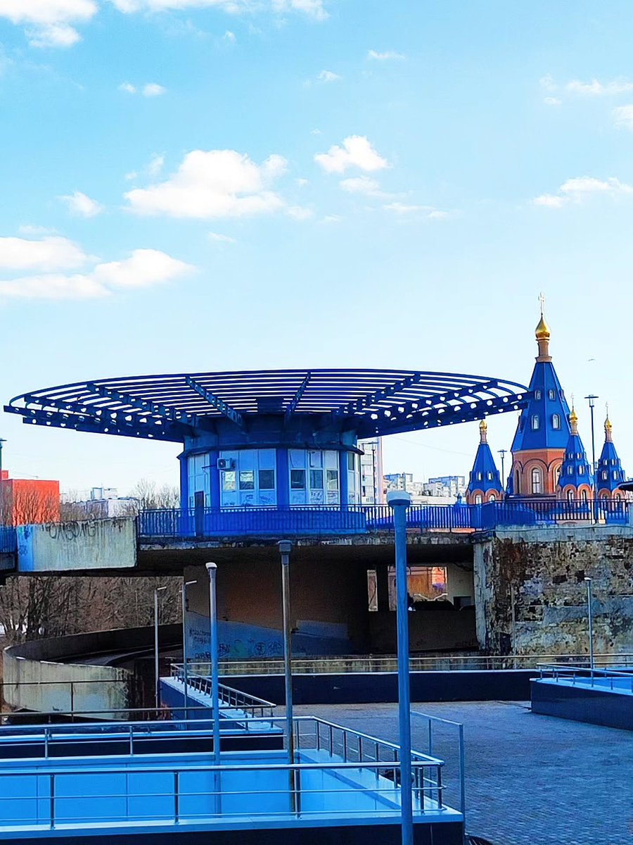MalikTabonrmxc's tweet photo. Северное Чертаново. 💙🙌💙

#пейзажи #улицымосквы #городскиезарисовки #солнечныйдень #март https://t.co/NmBl93InTz
