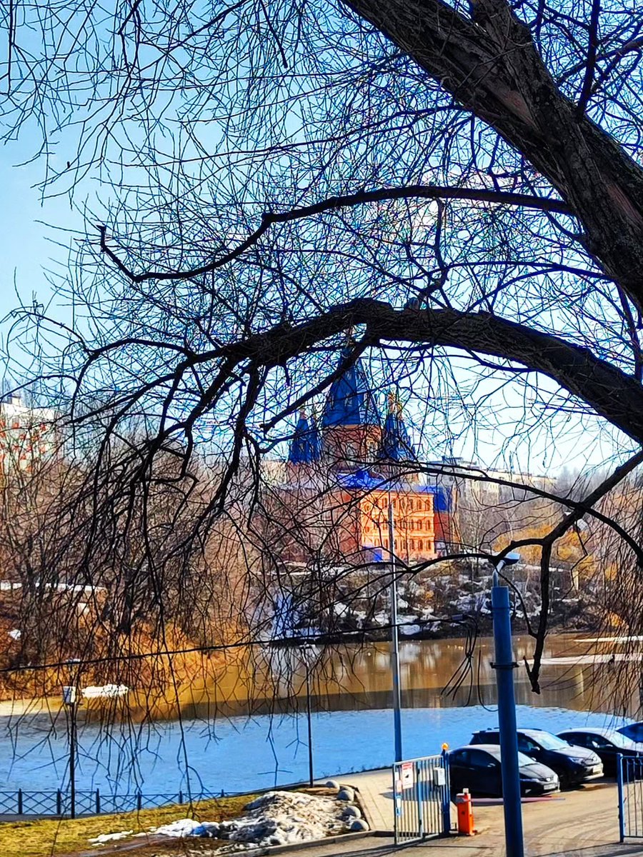 MalikTabonrmxc's tweet photo. Северное Чертаново. 💙🙌💙

#пейзажи #улицымосквы #городскиезарисовки #солнечныйдень #март https://t.co/NmBl93InTz