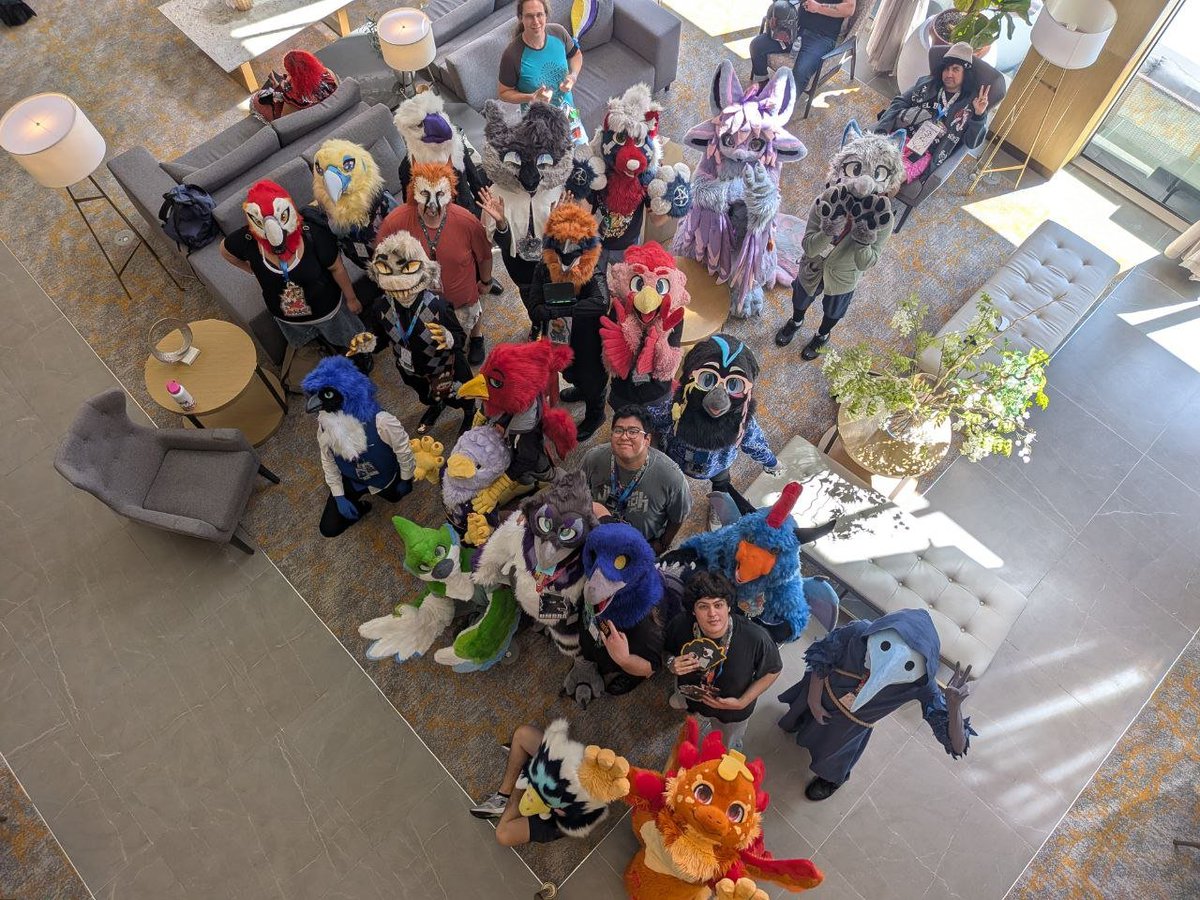RealXtheowl's tweet photo. ASC BIRD MEETUP PICS https://t.co/QfMd2Nbpg3