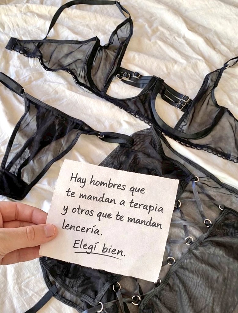 AylenCross's tweet photo. Desde que te vistes porfin entendiste porque las mujeres aman la ropa, nos vuelven locas cuando un caballero nos regala un conjunto o unas tangas para que la modeles para él, sabe que no somos chicas y valoran mucho nuestra dedicación para ser una hembra y que nos disfrute así https://t.co/wTkAJkqkLo