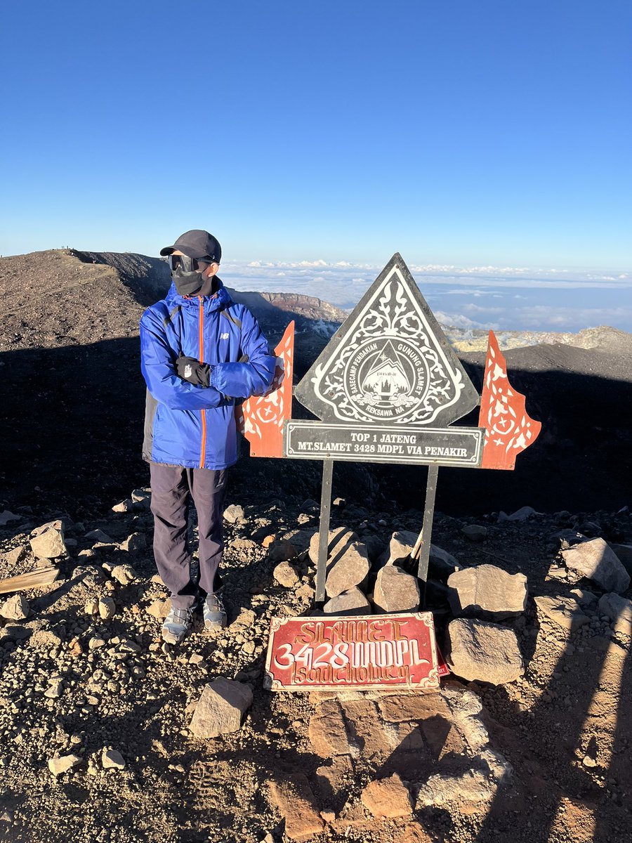 _16rend's tweet photo. About Mt. Slamet (3.428 MASL) https://t.co/8NbAsLXXuD
