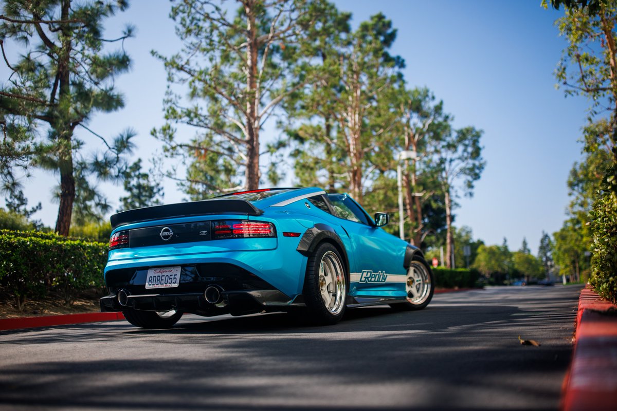 MOBI_com_jp's tweet photo. 【Nissan「Z Kaze concept」】

・特注Tバールーフ
・外装色：Pacific Teal
・カーボン製トリム
・18インチNISMO LMGT2ホイール
・Bose Personal Plusヘッドレストスピーカー
・NISMOサスペンション
・SUPREME SPエキゾースト
・フロントマウント空冷インタークーラー
・Airinxエアフィルター

#Nissan https://t.co/oi0W9NtFlW