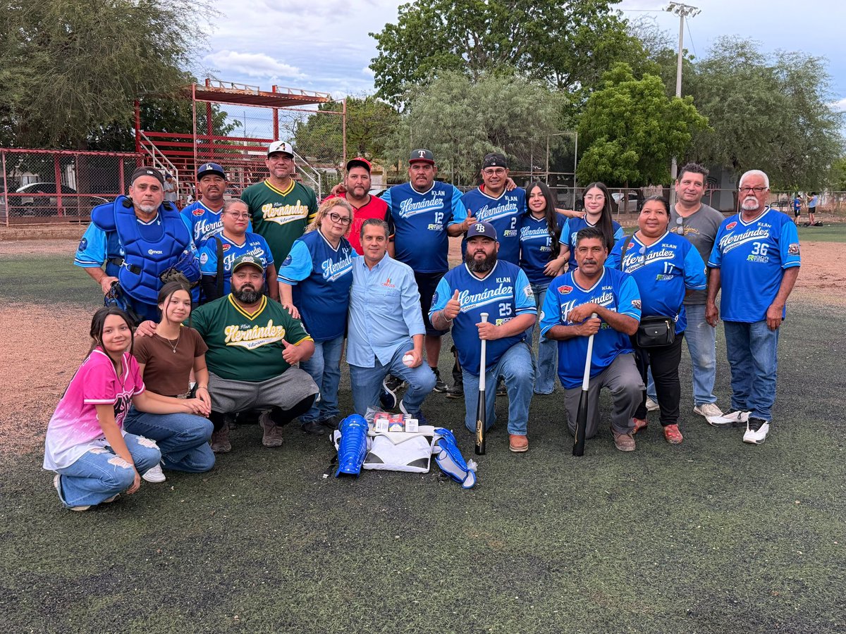 RamonCorralA's tweet photo. ⚾ El deporte también se vive en equipo, con amigos y con esa pasión que nunca se pierde.

Un gusto compartir y disfrutar el béisbol con el equipo Klan H Familia Hernández, de la Liga de Veteranos Viajeros y Amigos de Hermosillo.

¡A seguir disfrutando del béisbol y dejando todo en el campo! 💪⚾