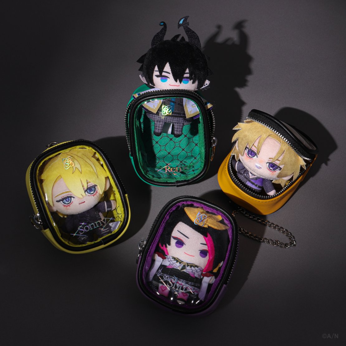 NIJISANJI_World's tweet photo. 【#NØVA -Cosmic Stage- merch showcase ①】

Plush Toy Mascots based on newly drawn visual art!

The NIJIPUPE Pouch is perfectly sized to fit not only your NIJI Puppets, but Plush Toy Mascots as well ✨

⏰ Sales start
September 24 (Thu) 19:00 PDT

🔽 Store
https://t.co/yaMWoy18ax

 #NIJISANJI_EN