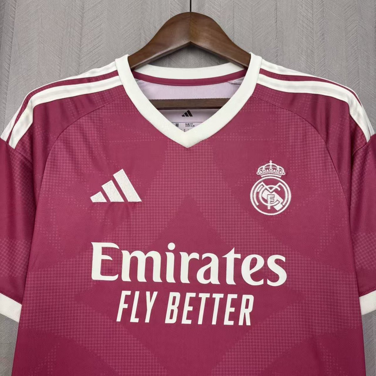 IMPORTAAI's tweet photo. Eu preciso dessa camisa do Real 👑

- Third 2026/27 Modelo Torcedor 
🔗 https://t.co/erkNHJxTVc

🎟 Use o cupom MELHORCUPOM no Mercado Livre https://t.co/E9i7MPFgqE