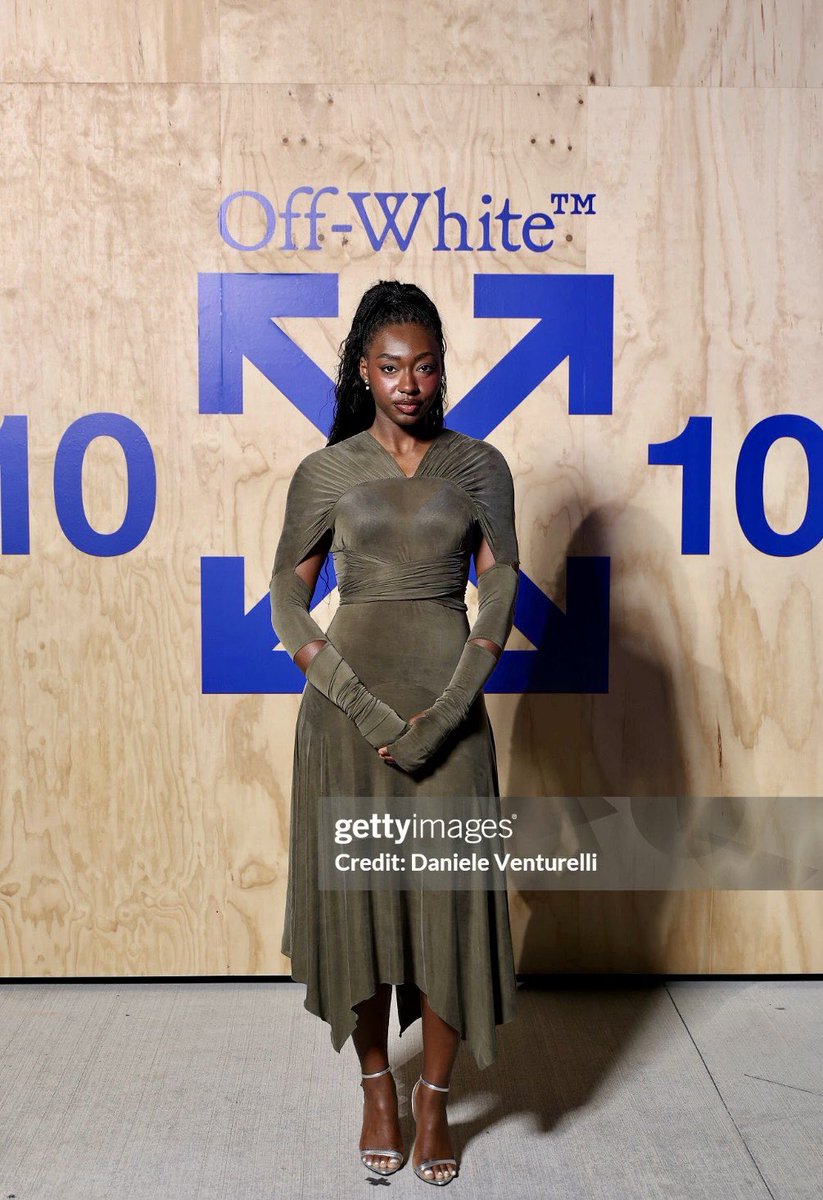 chentorresbones's tweet photo. ANIYA HARVEY FOR OFF-WHITE 10x10 IMAGINARY PALACE - MILAN FASHION WEEK! 

#AniyaOffWhite #AniyaxMFWSS27 https://t.co/FtuoBUvybl