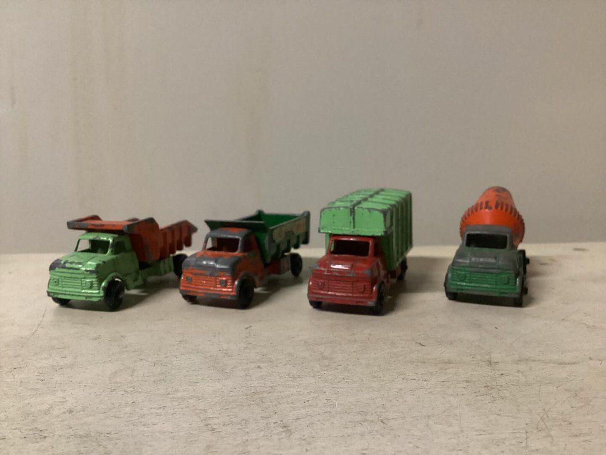 RosettaWiklund's tweet photo. Tiny trucks (scale 1:118) “The Pocket Money Models! (1969-1980)” from Lone Star, also known as the Tuf-Tots. The Ford N-series trucks. Nr. 607: Dump Truck
Nr. 610: Construction Truck
Nr. 611: Express Freight Truck
Nr. 615: Cement Mixer Truck https://t.co/gTHr3G0qjx