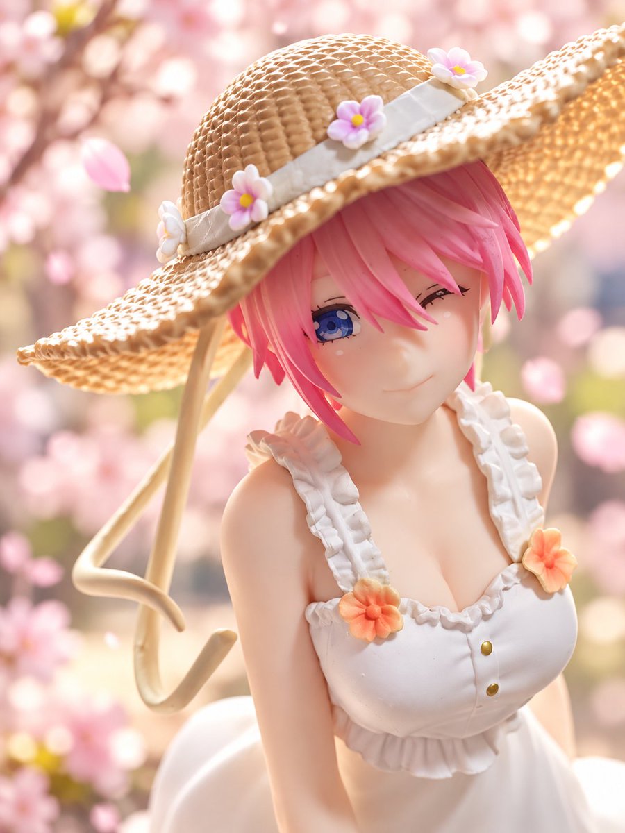 hina198611's tweet photo. 台湾の中古フィギュア市場は、8割くらいが定価の7割前後（±1割程度）に収まっていて、定価を超えるものは5％未満。
『五等分の花嫁』一番くじの中古A賞フィギュアを、450台湾ドル（約2,200円）でゲット。 https://t.co/m9w4RxWKre