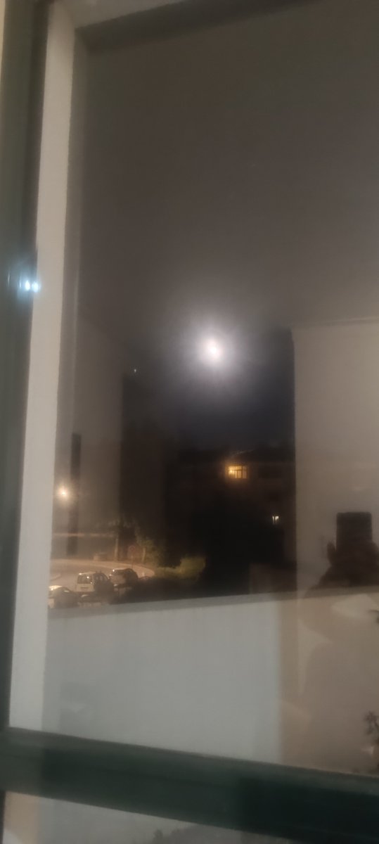 BaianoDoIfood's tweet photo. Olha essa lua, mané. https://t.co/9Jg0YSuirA