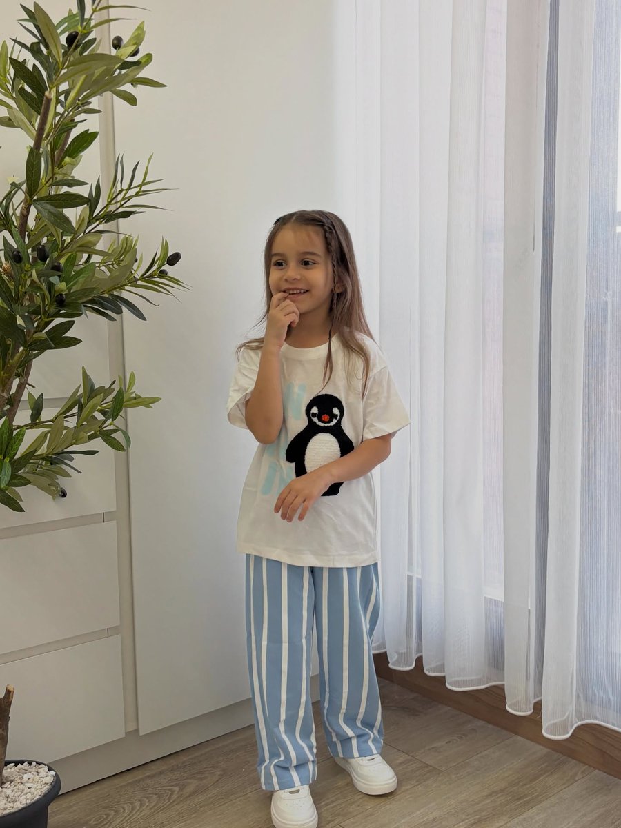 miguel77_3's tweet photo. Unisex penguenli takım
4/5, 5/6, 7/8 yaş
Oversize kalıptır. Beden bilgisi için DM’den ulaşabilirsiniz. İlk 10 siparişe minik hediyeler. Türkiye’nin her yerine kargo. https://t.co/H7s8RYxPe4
