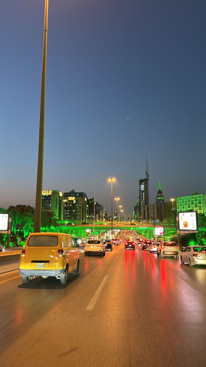 mevi6_'s tweet photo. #اليوم_الوطني_السعودي_٩٦ #الرياض_الآن 
يوم الوطني جميل 📸 https://t.co/KdUJIkM5sV